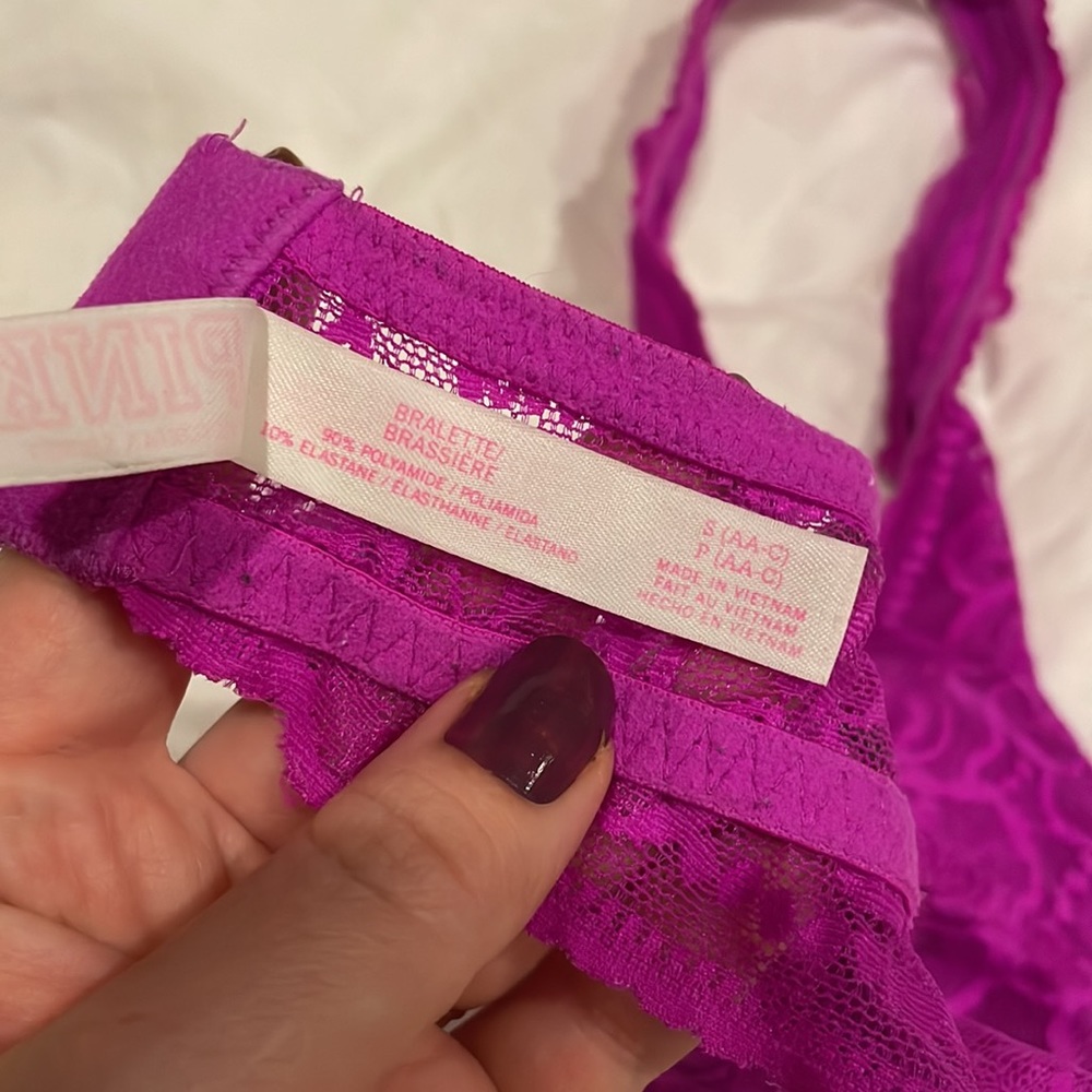 Small Victoria’s Secret Lacey Halter Bralette - Picture 4 of 4